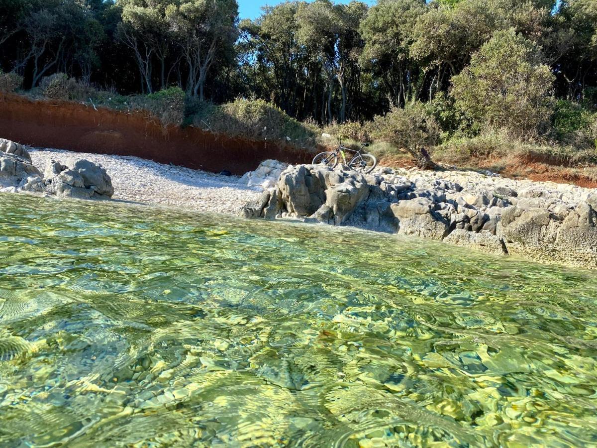 Villa Eni Medulin Sisan Heated Pool Buitenkant foto