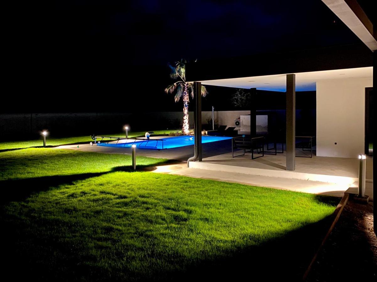 Villa Eni Medulin Sisan Heated Pool Buitenkant foto