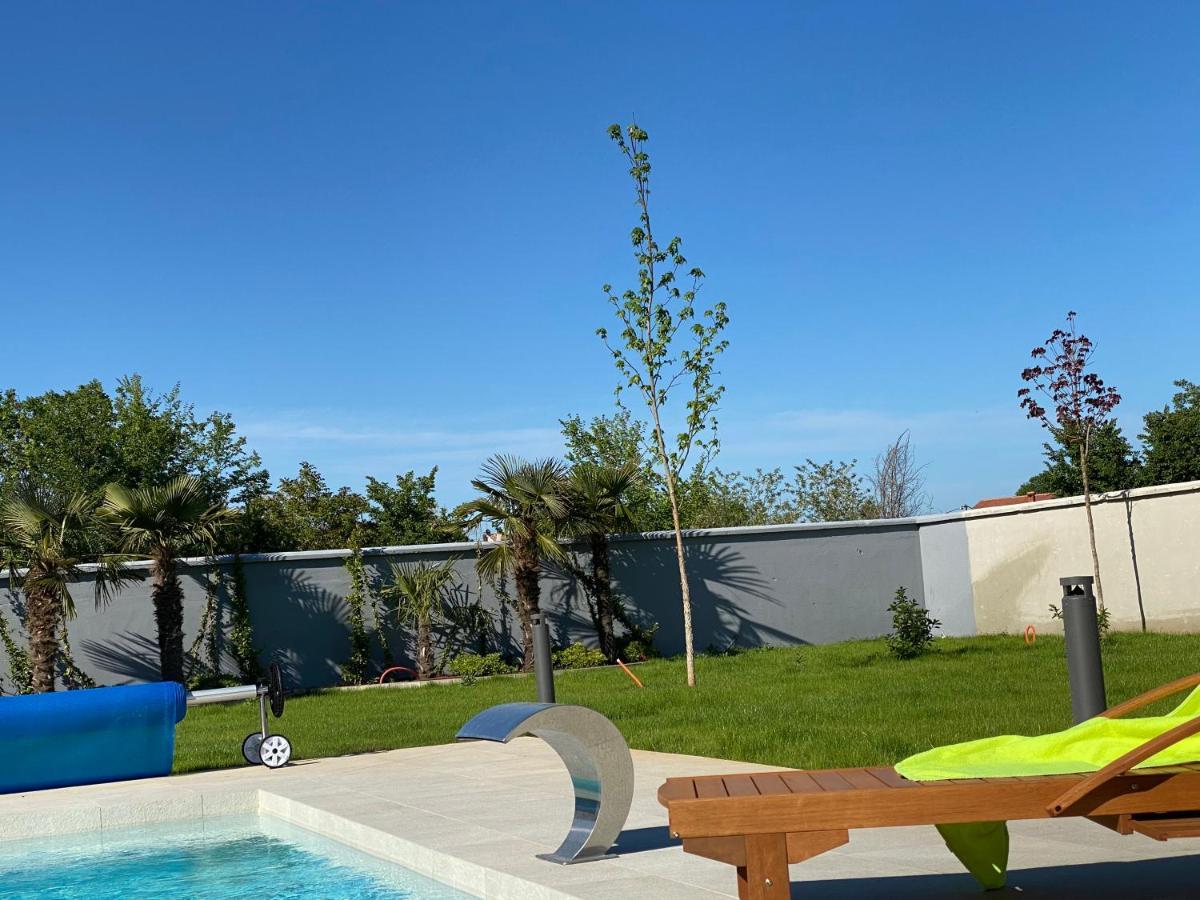 Villa Eni Medulin Sisan Heated Pool Buitenkant foto