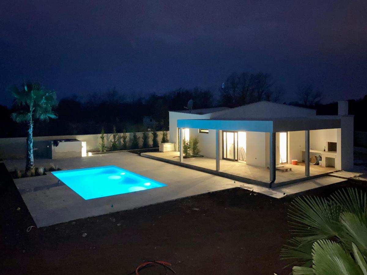 Villa Eni Medulin Sisan Heated Pool Buitenkant foto