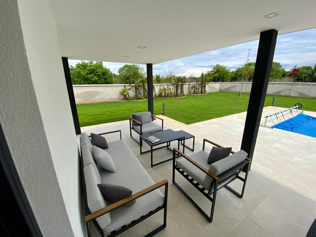 Villa Eni Medulin Sisan Heated Pool Buitenkant foto