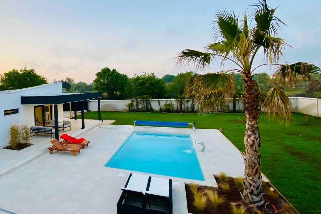 Villa Eni Medulin Sisan Heated Pool Buitenkant foto