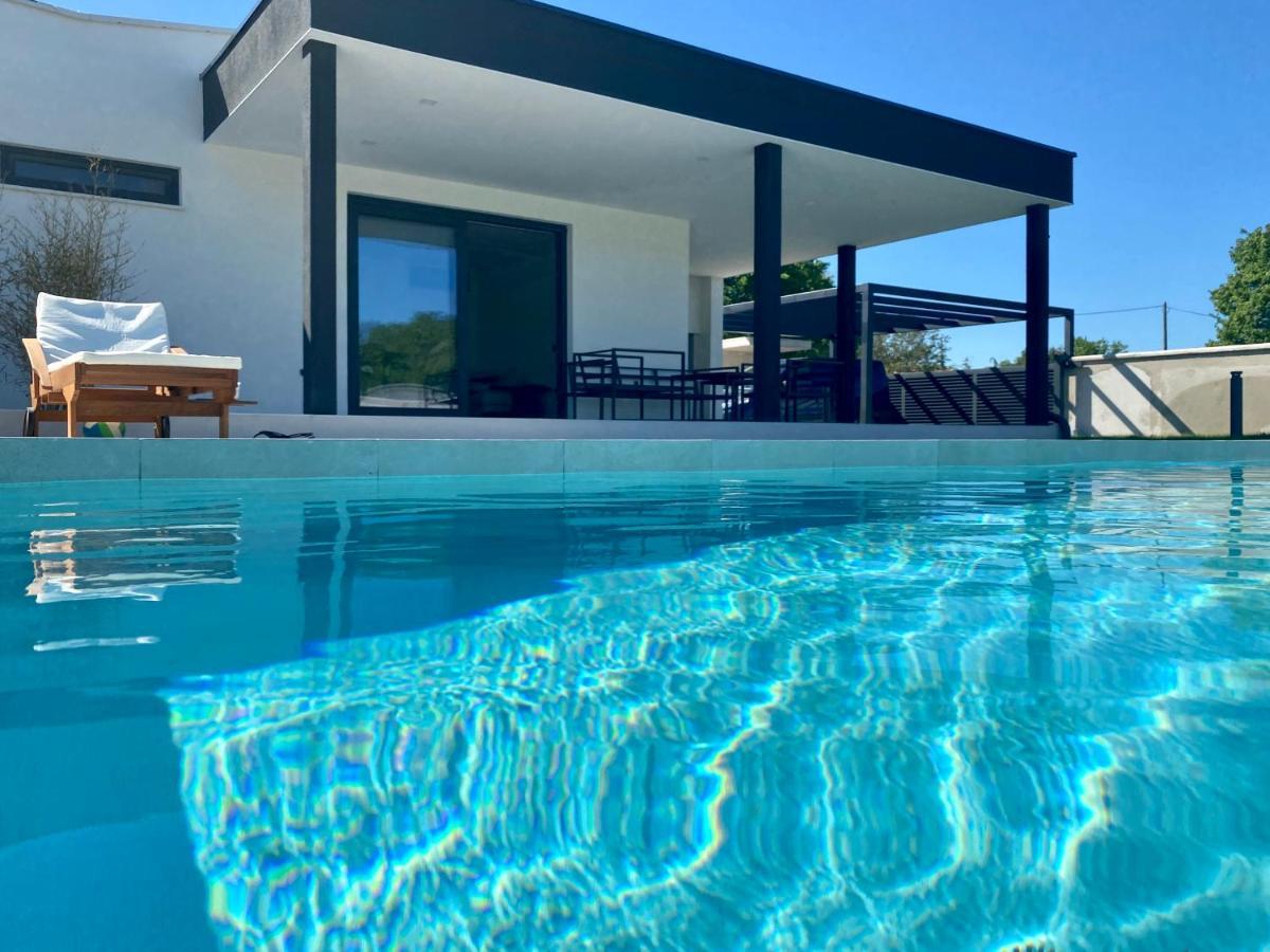 Villa Eni Medulin Sisan Heated Pool Buitenkant foto