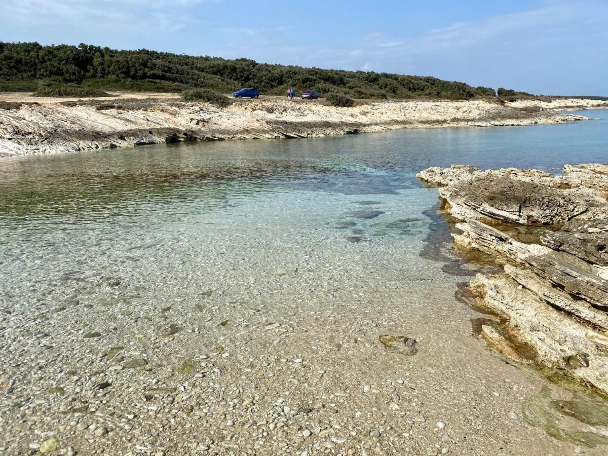 Villa Eni Medulin Sisan Heated Pool Buitenkant foto