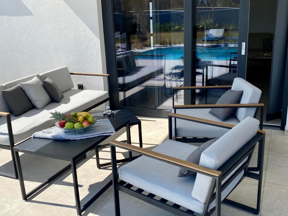 Villa Eni Medulin Sisan Heated Pool Buitenkant foto